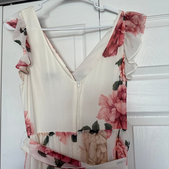 Premier Amour Floral Maxi Dress - Picture 5 of 6